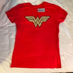 New hot topic super woman T-shirt M New